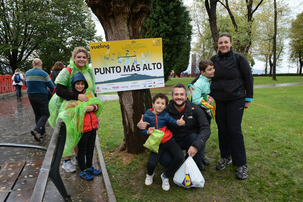 Foto 132 de la avituallamiento y mirador - Galería de la Subida a Artxanda 2019